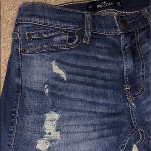 Hollister ripped jeans (worn once)